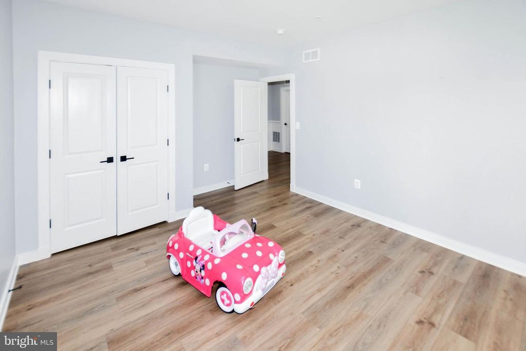Image 76 of property listing at 15921 HYDE PARK PL, Bowie, MD 20716
