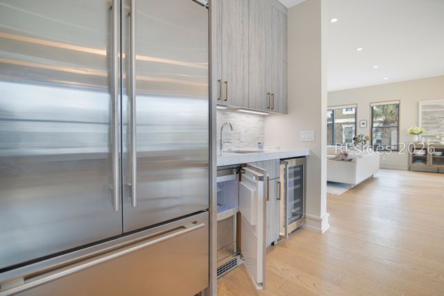 5 Barrier Beach Cv, Hilton Head Island, SC 29928