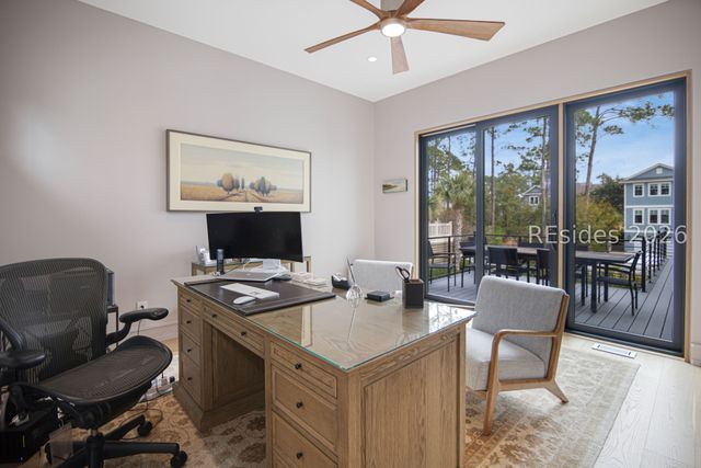 5 Barrier Beach Cv, Hilton Head Island, SC 29928