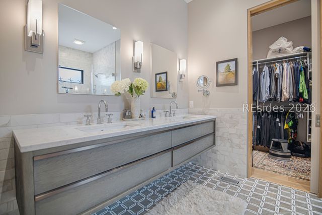 5 Barrier Beach Cv, Hilton Head Island, SC 29928