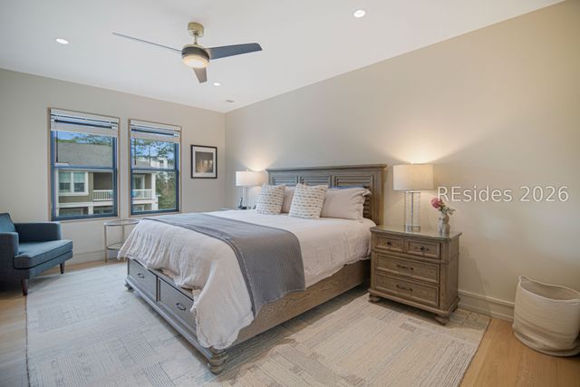 5 Barrier Beach Cv, Hilton Head Island, SC 29928