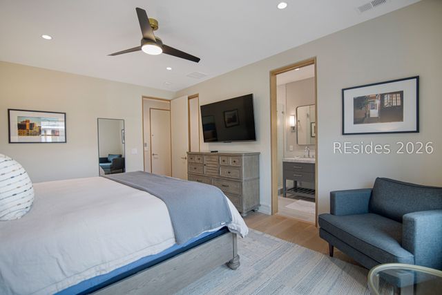 5 Barrier Beach Cv, Hilton Head Island, SC 29928