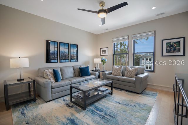 5 Barrier Beach Cv, Hilton Head Island, SC 29928