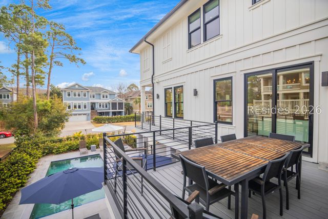 5 Barrier Beach Cv, Hilton Head Island, SC 29928