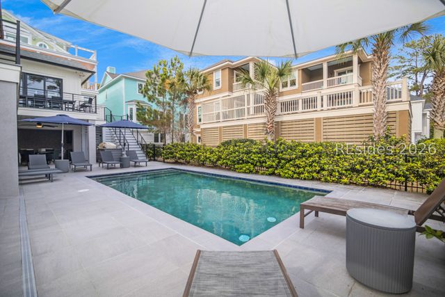 5 Barrier Beach Cv, Hilton Head Island, SC 29928