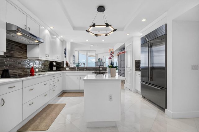 4600 N Ocean Drive 801, Singer Island, FL 33404