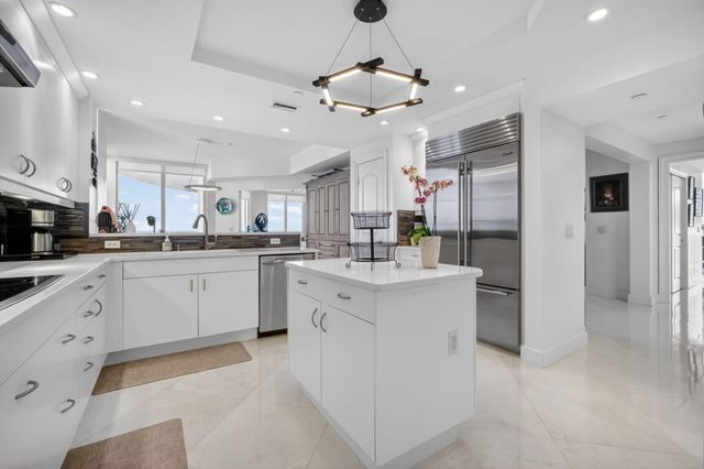 4600 N Ocean Drive 801, Singer Island, FL 33404