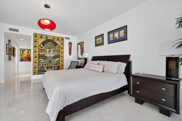 4600 N Ocean Drive 801, Singer Island, FL 33404