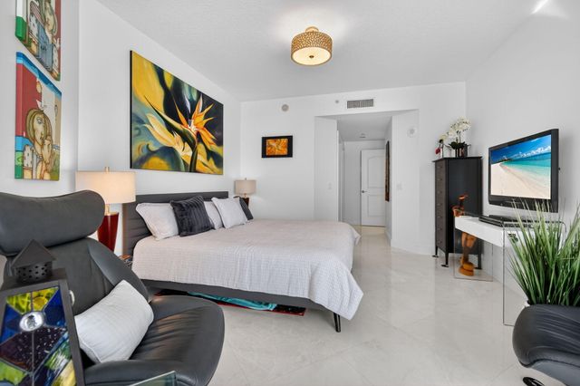 4600 N Ocean Drive 801, Singer Island, FL 33404