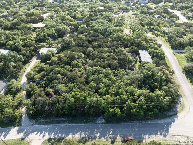 1058 INDIAN HOLW, Spring Branch, TX 78070