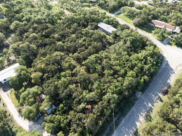 1058 INDIAN HOLW, Spring Branch, TX 78070