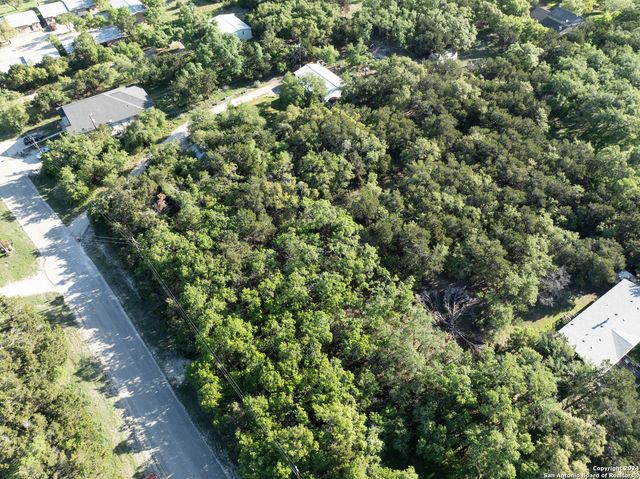 1058 INDIAN HOLW, Spring Branch, TX 78070