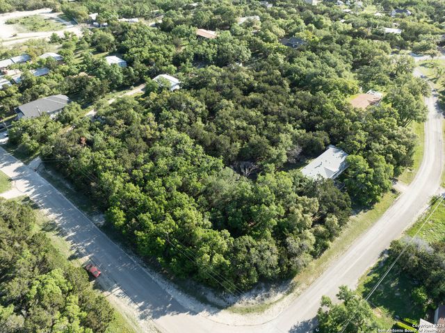 1058 INDIAN HOLW, Spring Branch, TX 78070