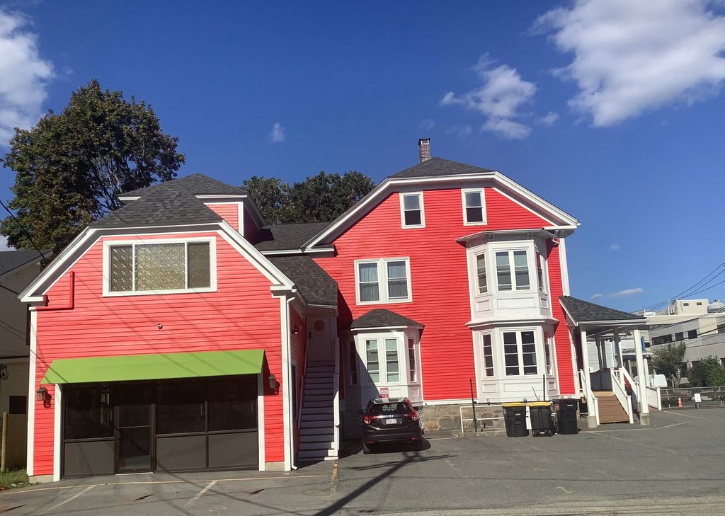 1349 Centre 2, Newton, MA 02459