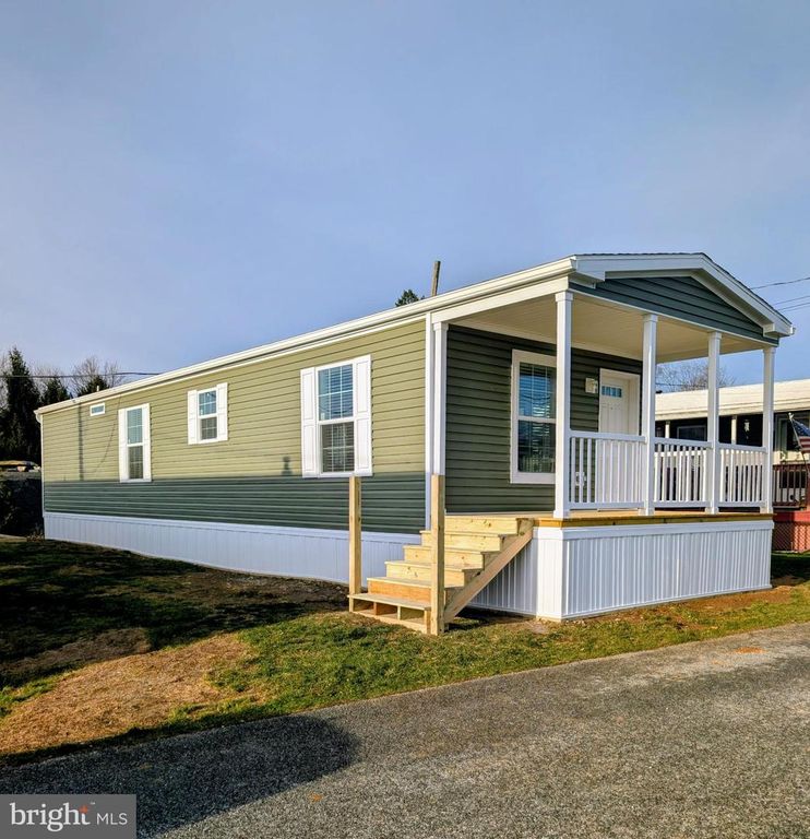 16 ABBEY RD, Coatesville, PA 19320