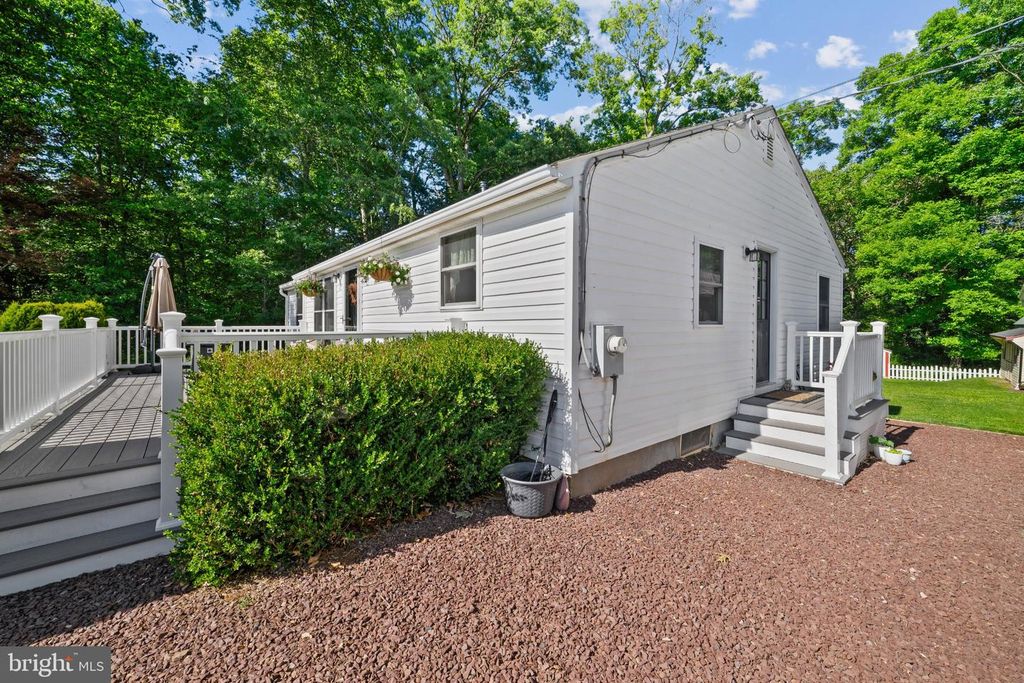 Image 3 of property listing at 753 GILBERT RD, Aberdeen, MD 21001