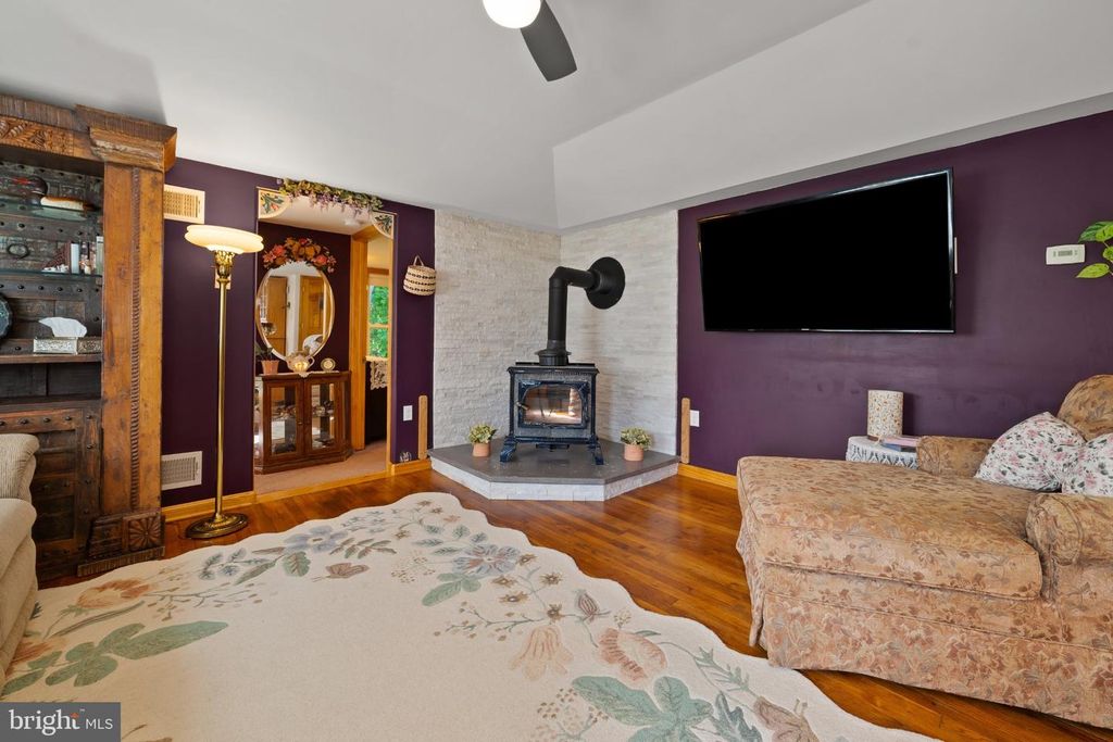 Image 5 of property listing at 753 GILBERT RD, Aberdeen, MD 21001