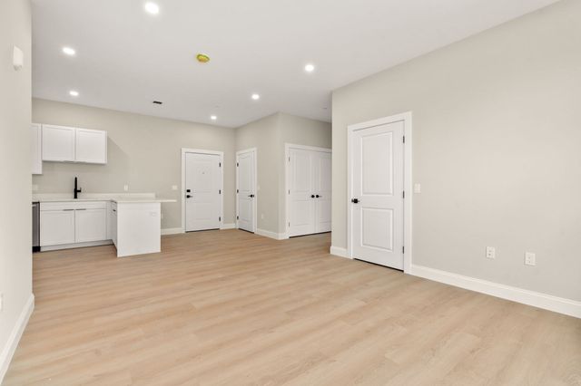 7 Cross St 202, Wilmington, MA 01887