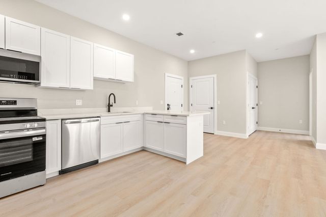 7 Cross St 202, Wilmington, MA 01887