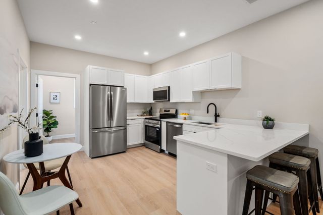 7 Cross St 202, Wilmington, MA 01887