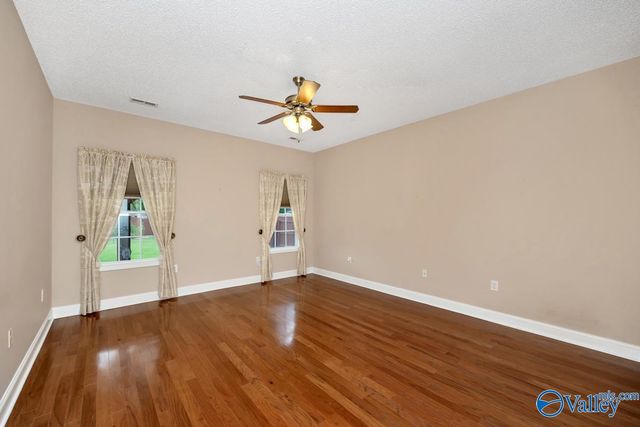 5005 Patriot Park Drive SE, Owens Cross Roads, AL 35763