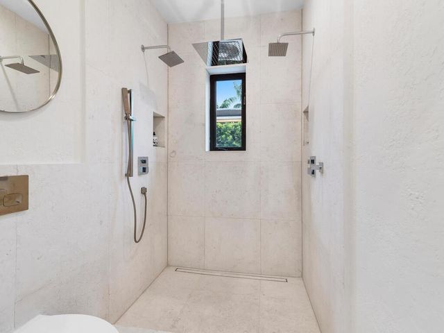 7820 Hawthorne Avenue, Miami Beach, FL 33141