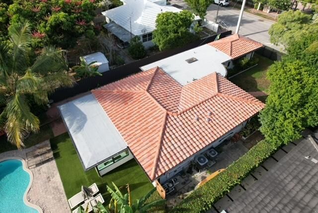 7820 Hawthorne Avenue, Miami Beach, FL 33141