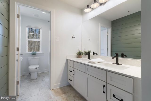 704 ROANE HOLLOW LN, Annapolis, MD 21401