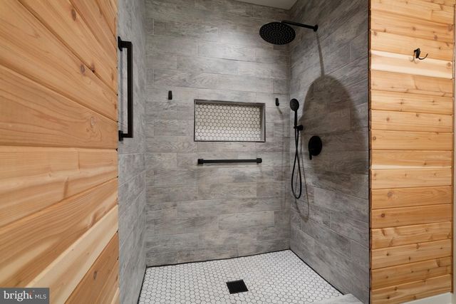 704 ROANE HOLLOW LN, Annapolis, MD 21401