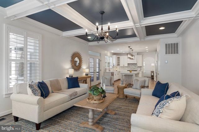 704 ROANE HOLLOW LN, Annapolis, MD 21401