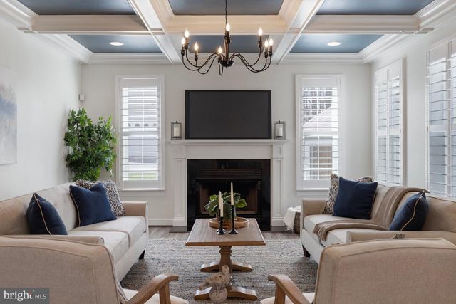 704 ROANE HOLLOW LN, Annapolis, MD 21401