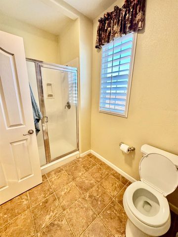 543 Machado St, Los Banos, CA 93635