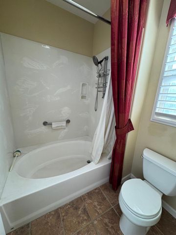 543 Machado St, Los Banos, CA 93635