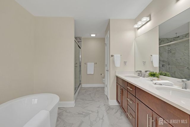 2 Maddie Court, Colonia, NJ 07067