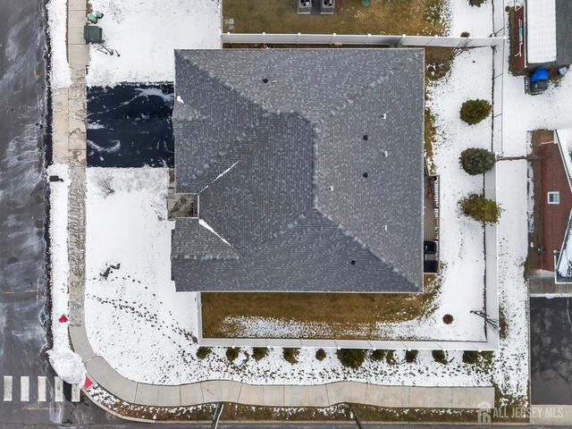 2 Maddie Court, Colonia, NJ 07067