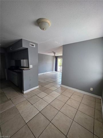 2835 Winkler AVE 215, Fort Myers, FL 33916