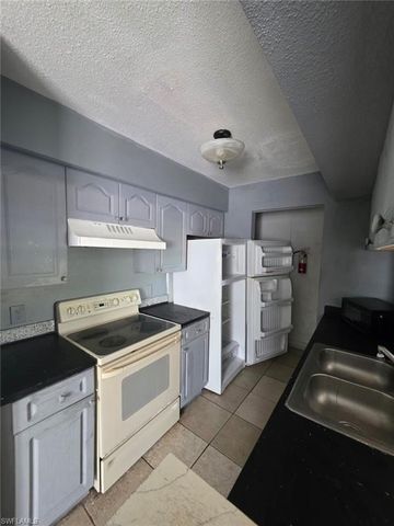 2835 Winkler AVE 215, Fort Myers, FL 33916