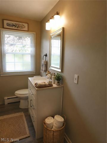 7386 Lake Road, Madison, OH 44057
