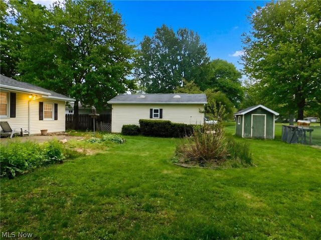 7386 Lake Road, Madison, OH 44057