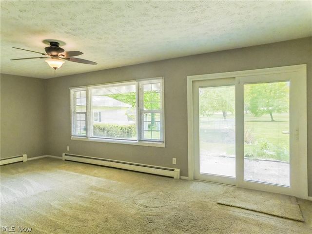 7386 Lake Road, Madison, OH 44057