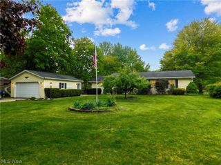 7386 Lake Road, Madison, OH 44057