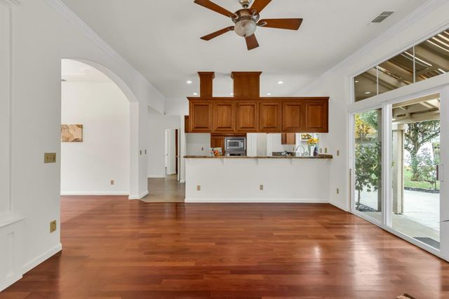 9431 Canyon Lake Ln, Orangevale, CA 95662