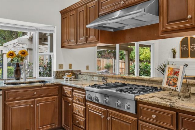 9431 Canyon Lake Ln, Orangevale, CA 95662