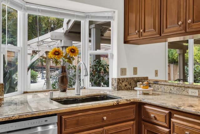 9431 Canyon Lake Ln, Orangevale, CA 95662