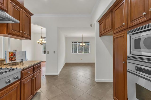 9431 Canyon Lake Ln, Orangevale, CA 95662