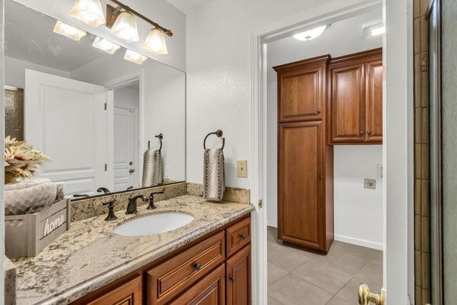 9431 Canyon Lake Ln, Orangevale, CA 95662