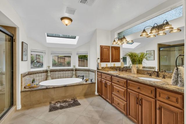 9431 Canyon Lake Ln, Orangevale, CA 95662