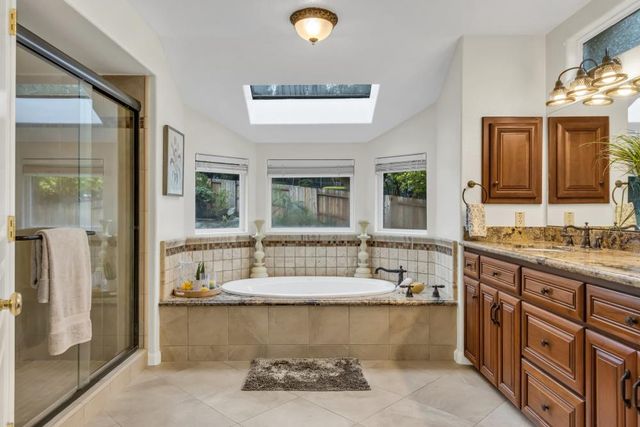 9431 Canyon Lake Ln, Orangevale, CA 95662