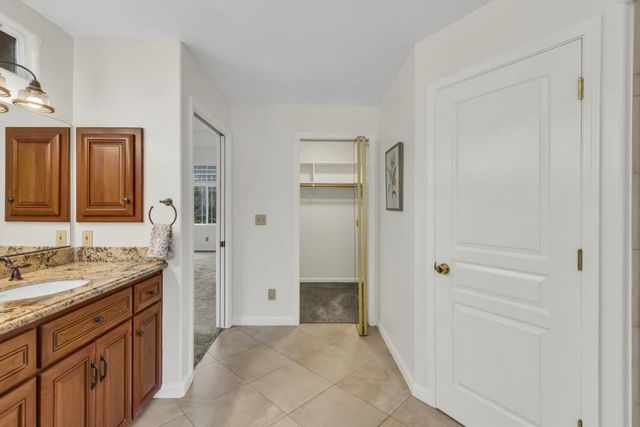 9431 Canyon Lake Ln, Orangevale, CA 95662