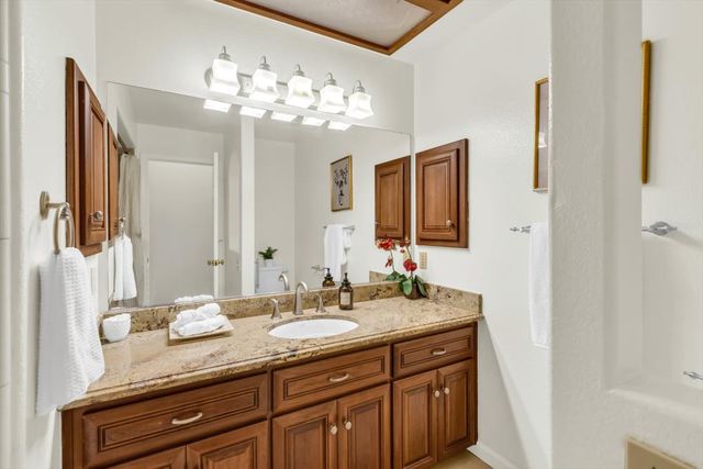 9431 Canyon Lake Ln, Orangevale, CA 95662